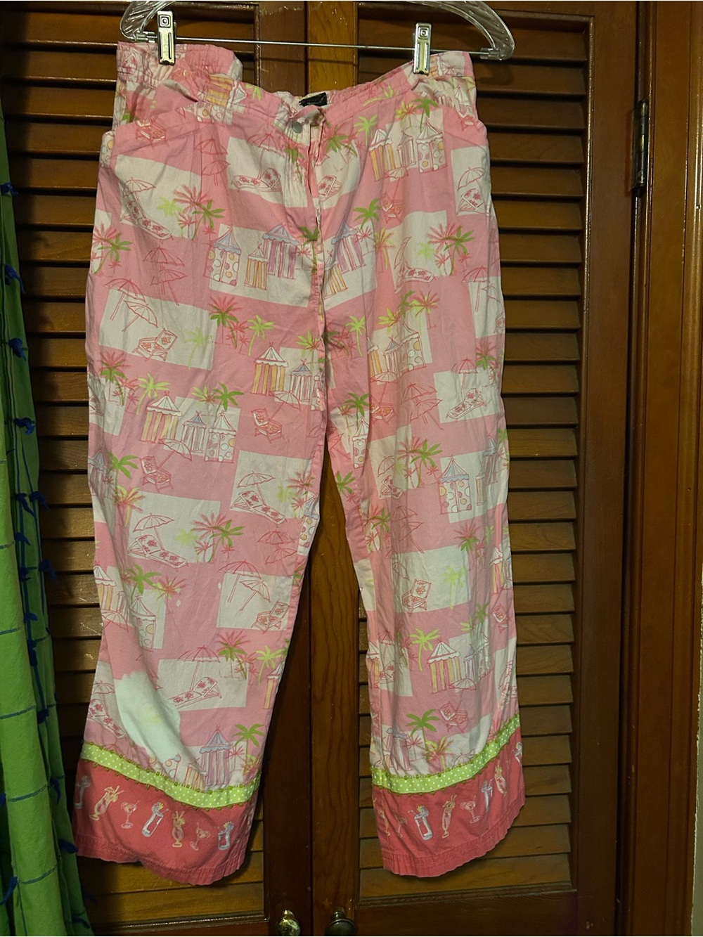 Pink capri Pants with Tropical Print